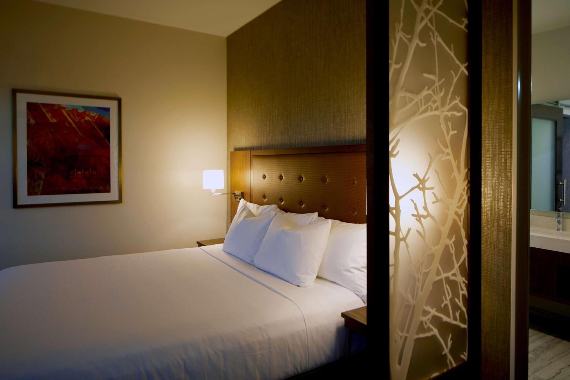Hyatt Place Las Vegas At Silverton Village Exterior foto